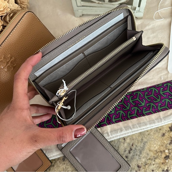 New Tory Burch thea continatal wallet ❤️‍🔥 price for each - Picture 6 of 13